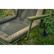 Load image into Gallery viewer, Korum Supa Lite Stretch Deluxe Chair Lightweight Carp Fishing Chair K0300044
