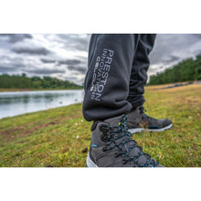 Load image into Gallery viewer, Preston Celcius Joggers Black Dual-Layer Insulated Fishing Clothing All Sizes
